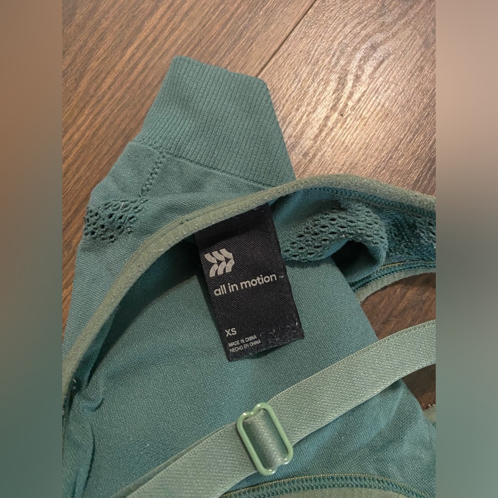 Women’s All In Motion Green Sportsbra XS - Picture 4 of 10